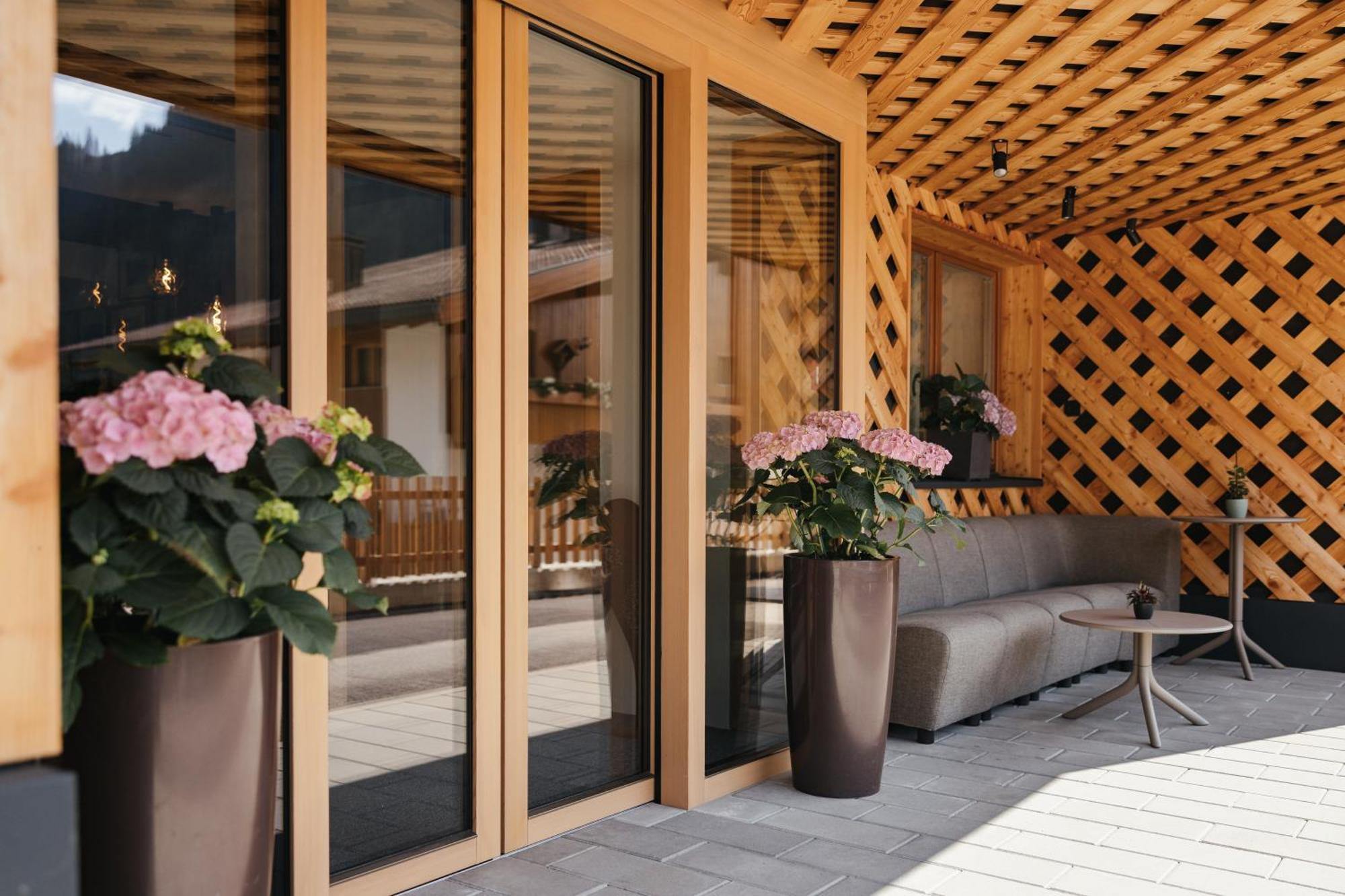 Hotel Pradat Kurfar Exterior foto